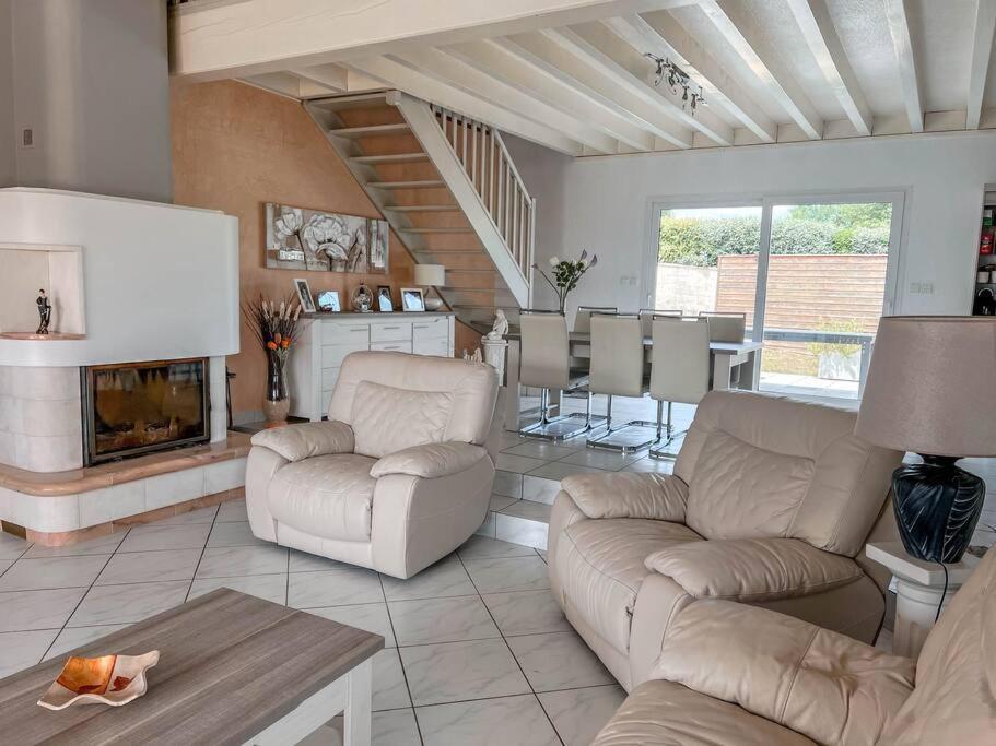 Magnifique Maison A Lentilly - Piscine Kültér fotó